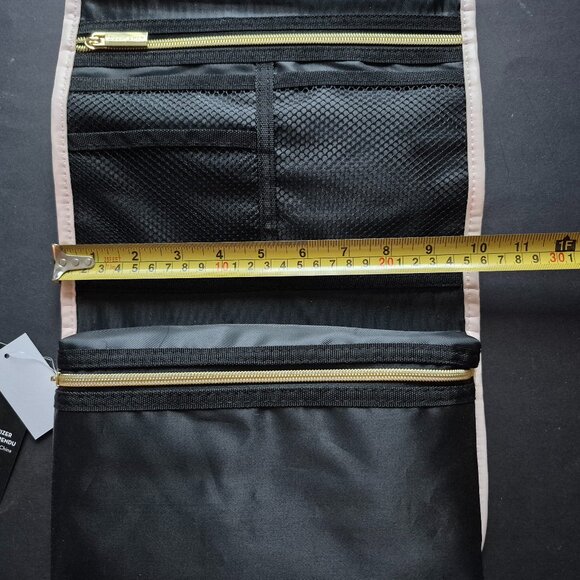 Hanging Travel Organizer - Picture 5 of 6